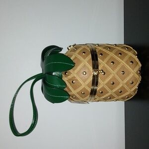 LAST 1❗Large Top Handle Pineapple Crossbody Bag
